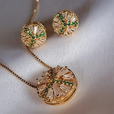 Foto de conjunto redondo baguetes e microzircônias