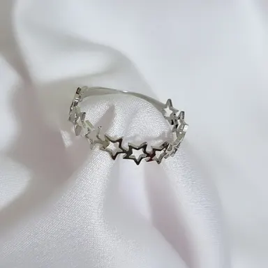 Foto de anel estrelinhas em aço inox