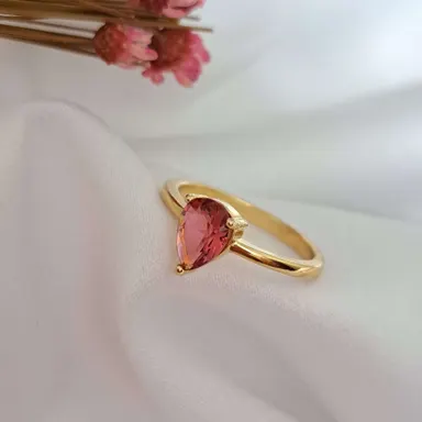 Foto de anel liso pedra gota