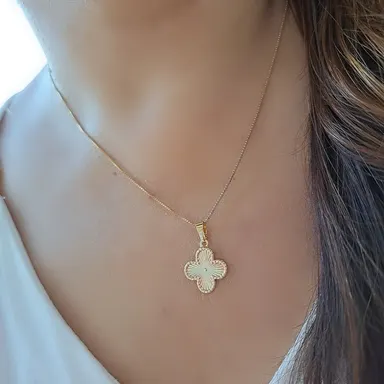 Foto de conjunto trevo com acabamento em relevo