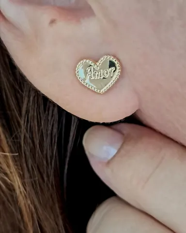 Foto de brinco coração temático amor de 9mm