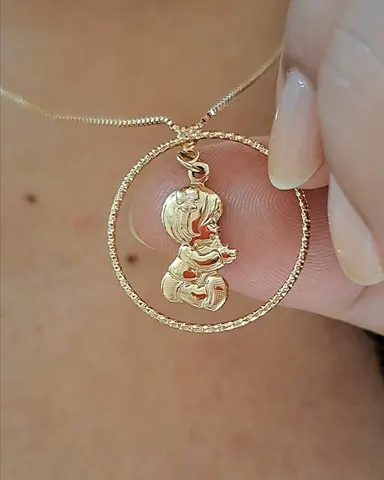 Foto de colar veneziana aro fixo com bebezinha