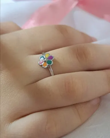 Foto de anel flor colorida resinada aço inox