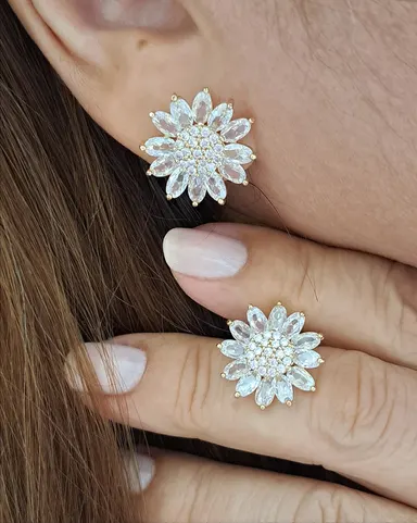 Foto de brinco flor zircônias 12 pétalas