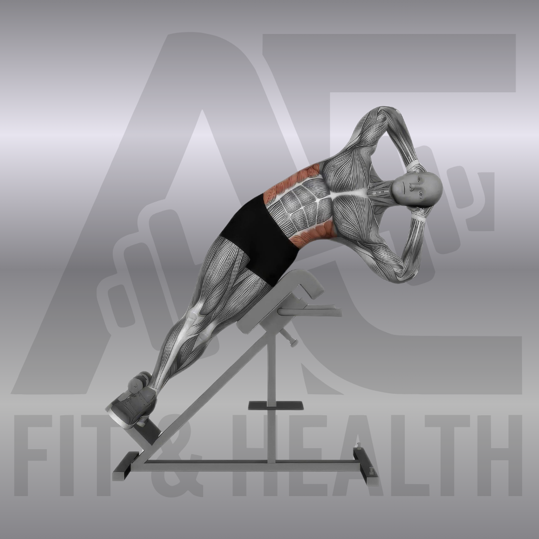 Seitbeugen auf der 45-Grad-Bank – Eine Person befindet sich in Seitenlage auf einer Schrägbank und trainiert durch seitliches Aufrichten die schrägen Bauchmuskeln.