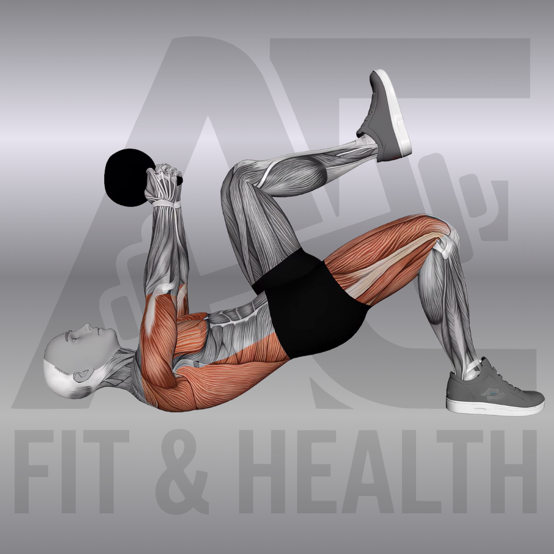 Kettlebell Single Leg Glute Bridge Pullover – Eine Person liegt auf dem Rücken, hebt das Becken einbeinig in die Glute Bridge und führt gleichzeitig eine Kettlebell mit fast gestreckten Armen über den Kopf nach hinten und zurück.