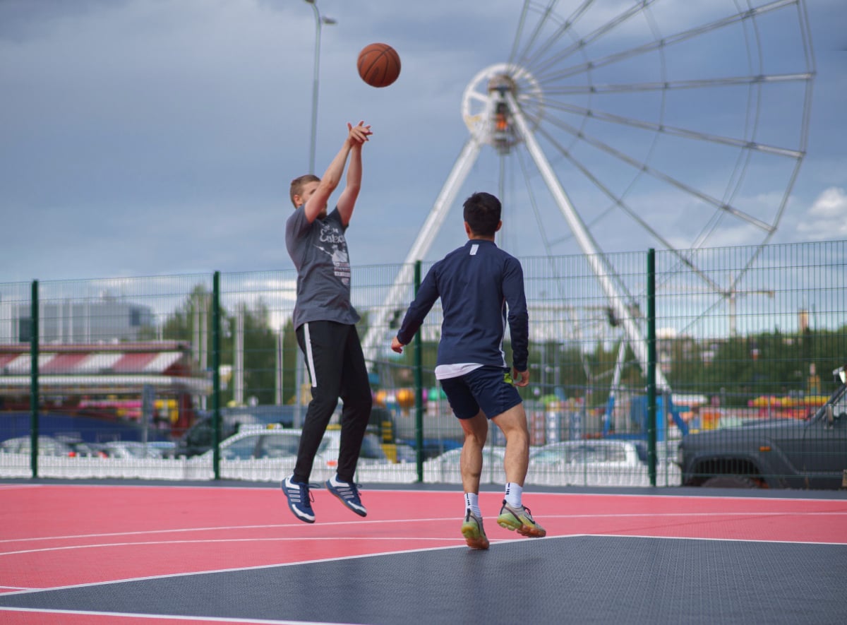 ⛹️‍♂️💨
