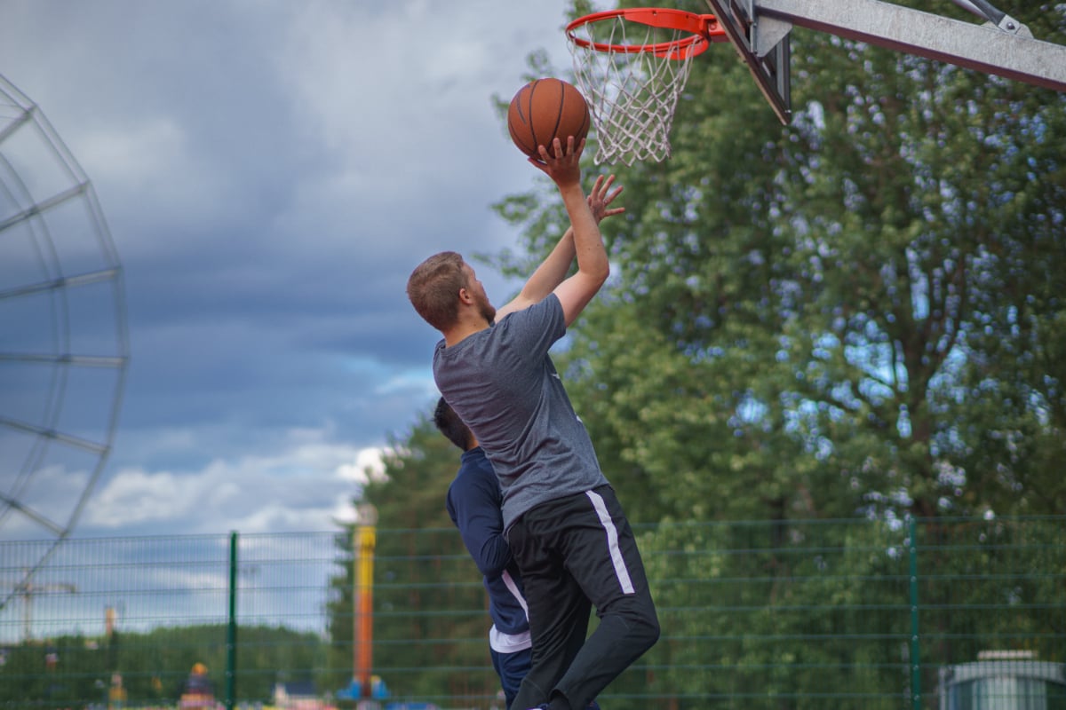⛹️‍♂️💨