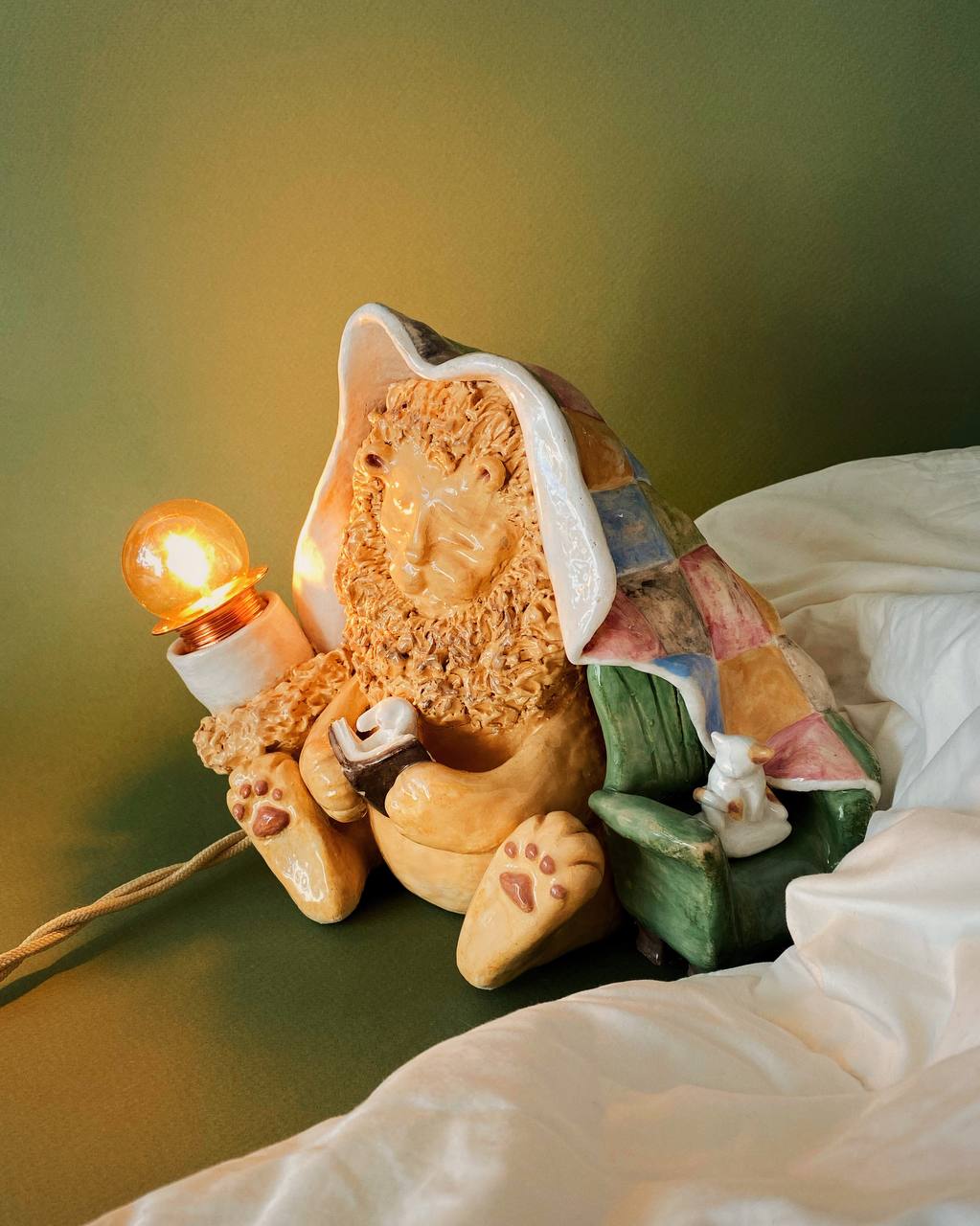 ‘Aslan the brave lion’ lamp — handmade ceramic lamp by Alisa Merenfeld