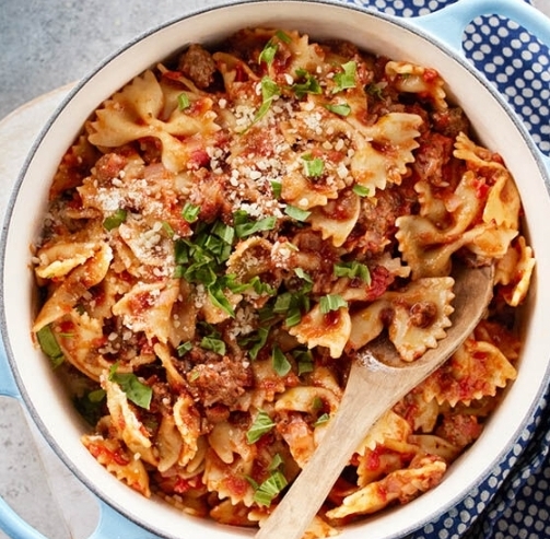 One-Pot-Pasta Tomate-Basilikum – nur ein Topf, mega Geschmack, in 20 Min auf dem
