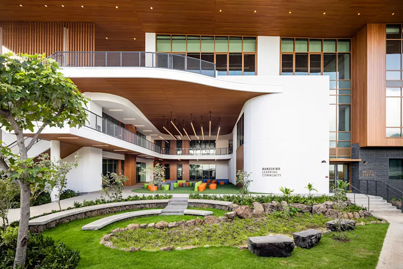 'イオラニスクール 