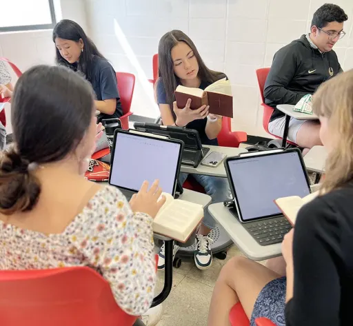 'イオラニスクール 