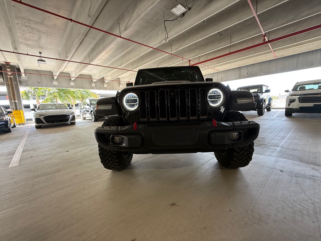 2020 Jeep Gladiator - Black exterior view 4