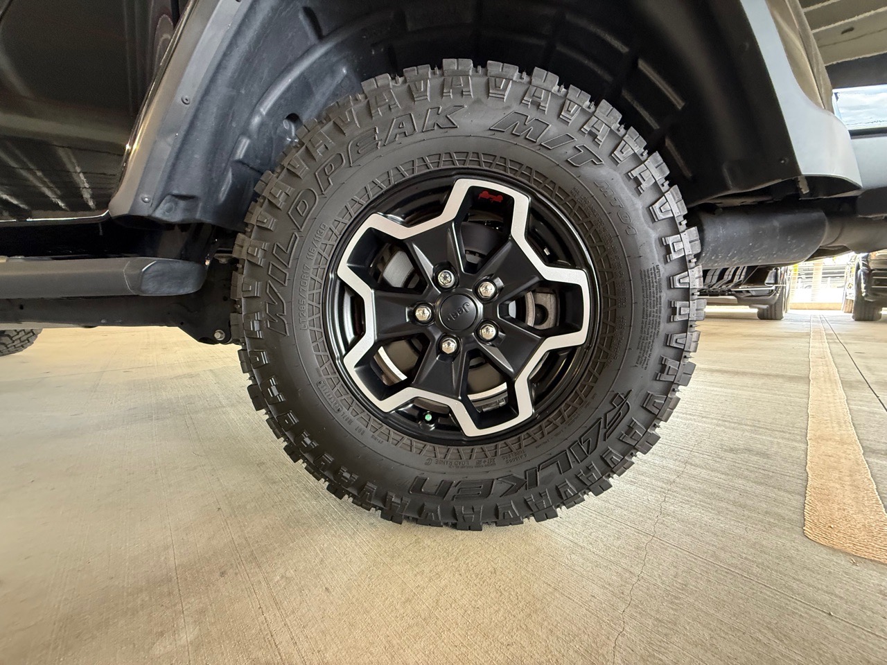 2020 Jeep Gladiator - Black exterior view 11