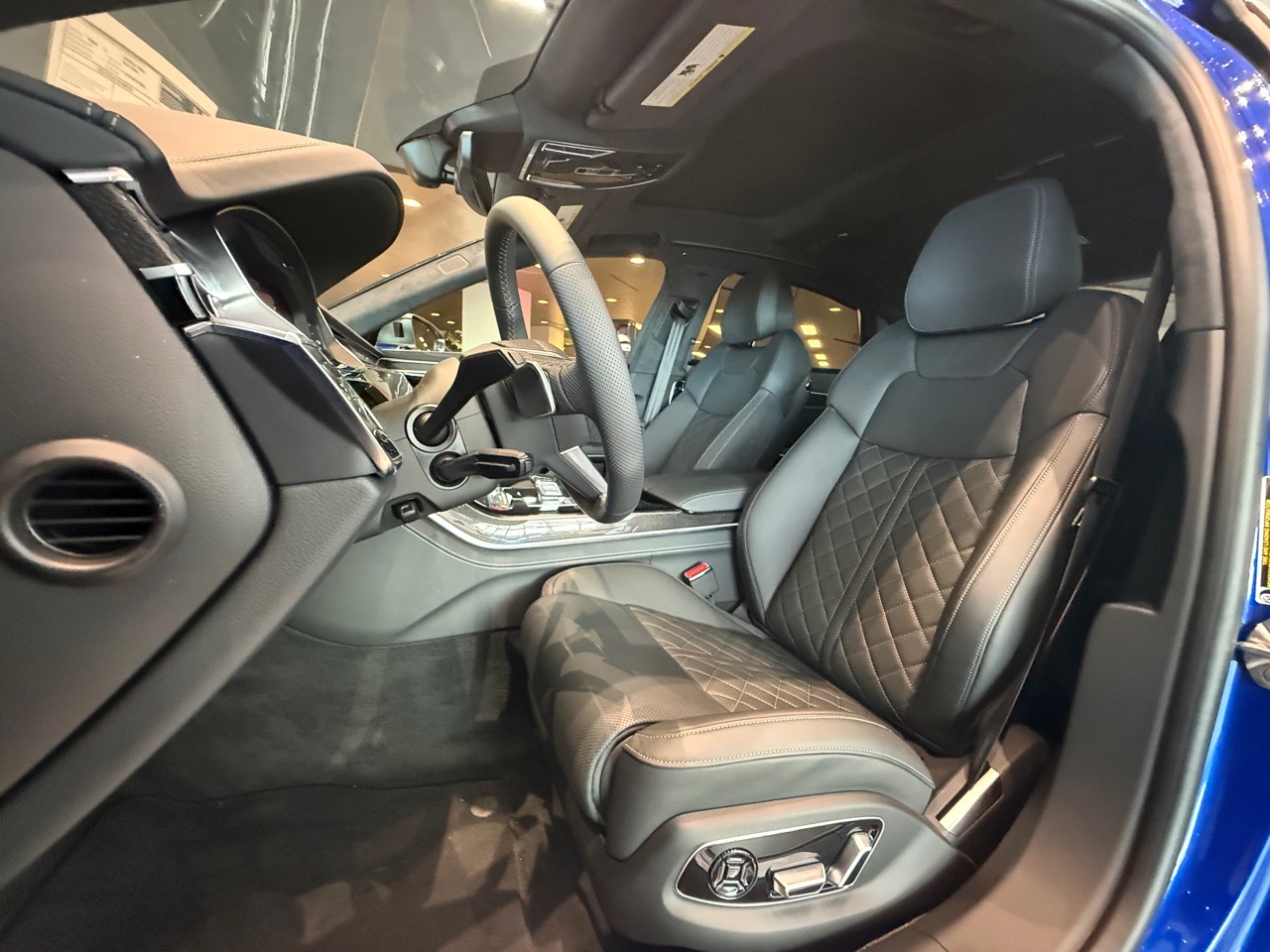 2025 Audi S8 - Blue exterior view 8