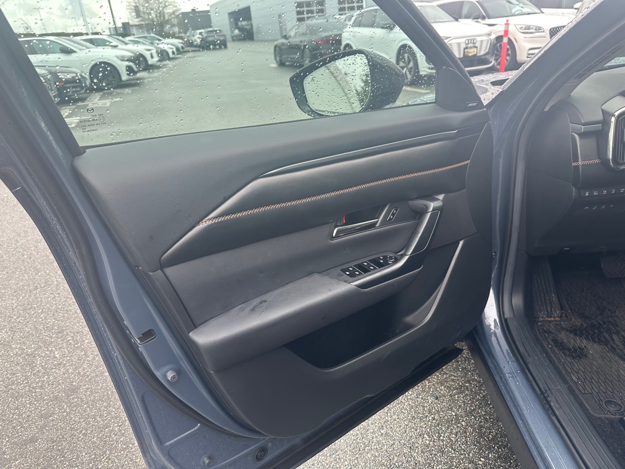 2024 Mazda Cx50 - Charcoal exterior view 8