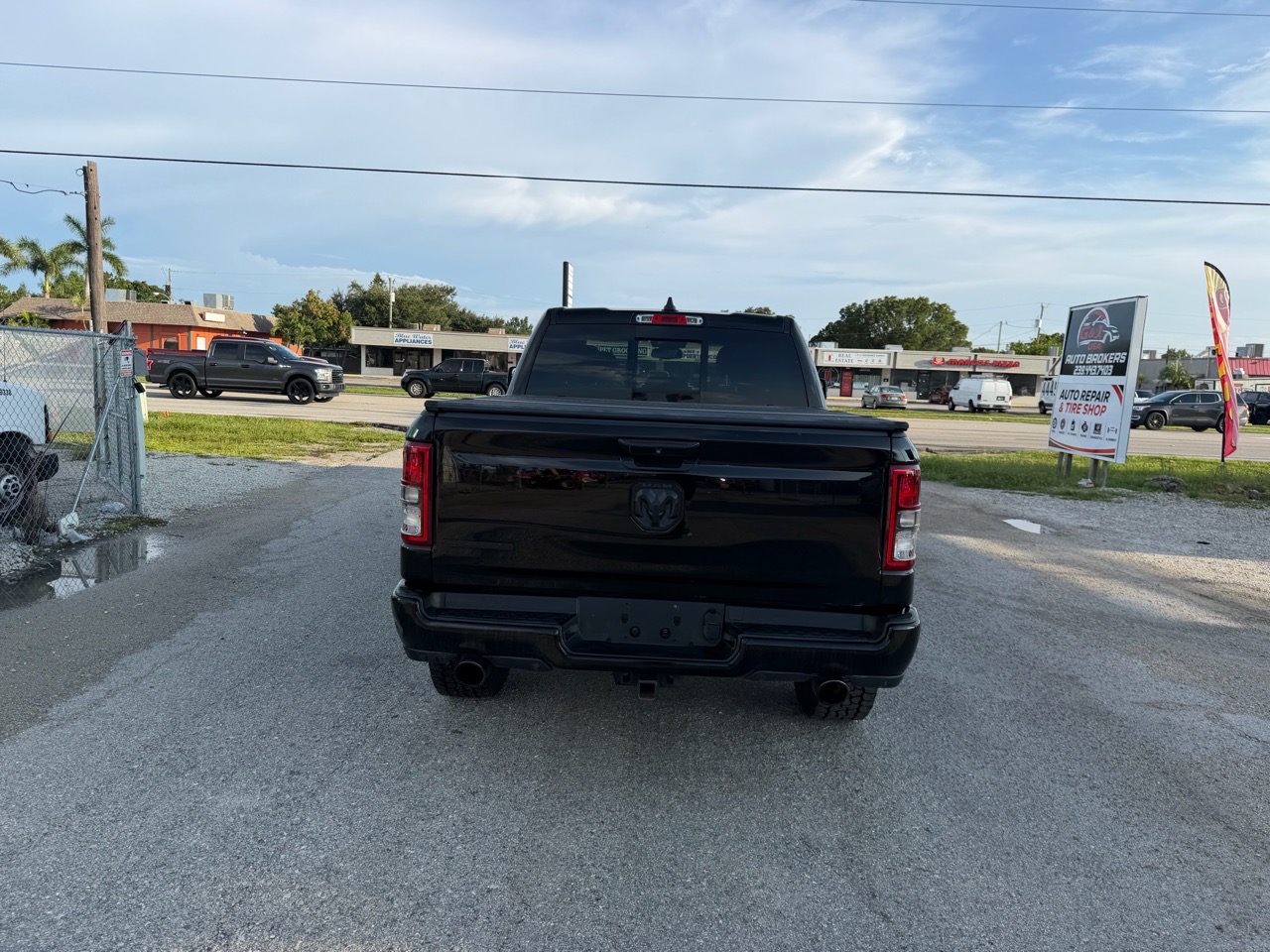 2019 Ram Ram 1500 Pickup Big Horn/Lone Star - Diamond Black Crystal Pearl Coat exterior view 3