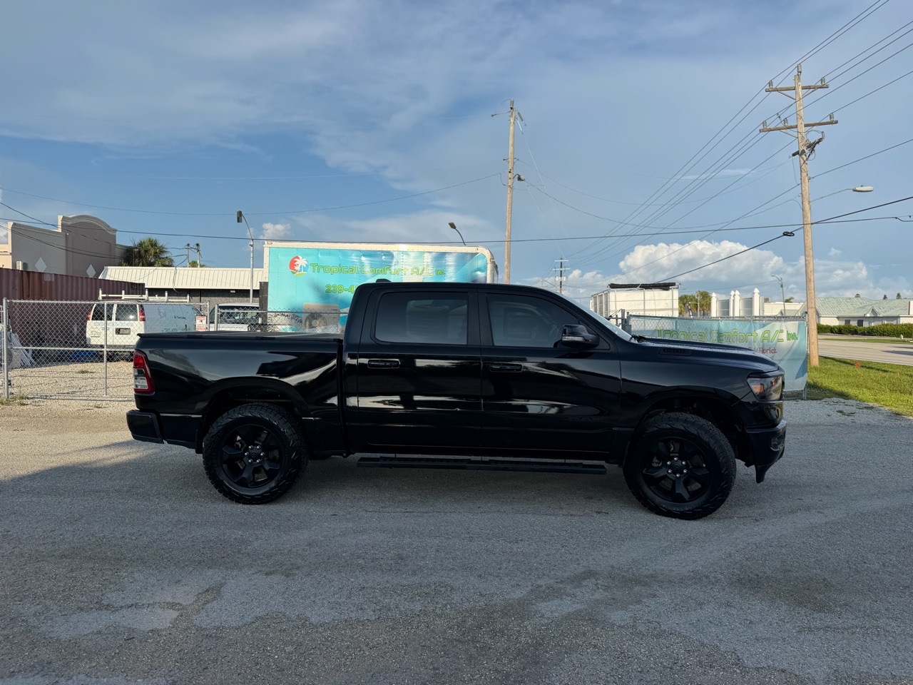 2019 Ram Ram 1500 Pickup Big Horn/Lone Star - Diamond Black Crystal Pearl Coat exterior view 5