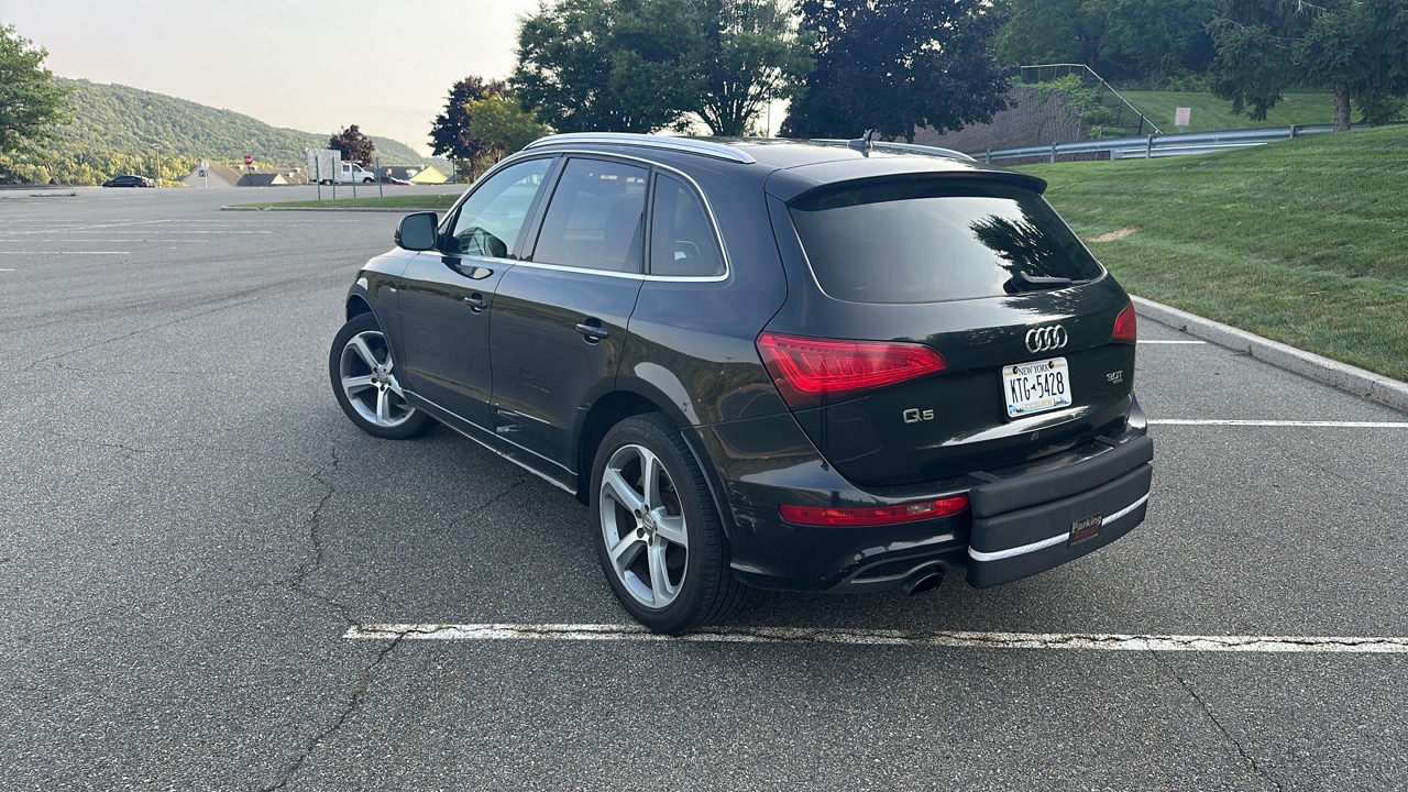 2013 Audi Q5 Premium Plus - Black exterior view 12