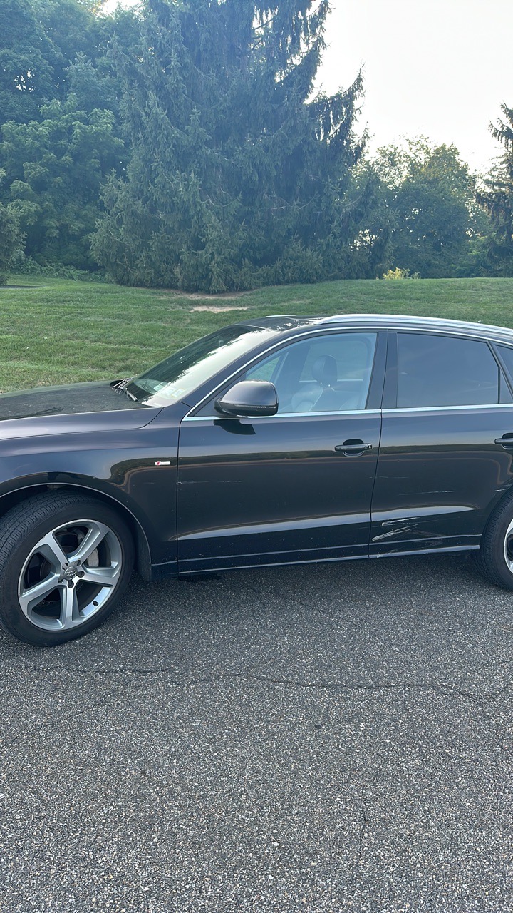 2013 Audi Q5 Premium Plus - Black exterior view 7
