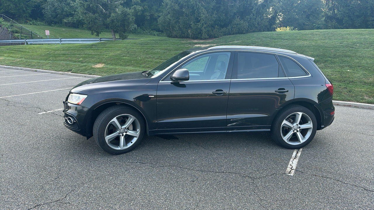 2013 Audi Q5 Premium Plus - Black exterior view 8