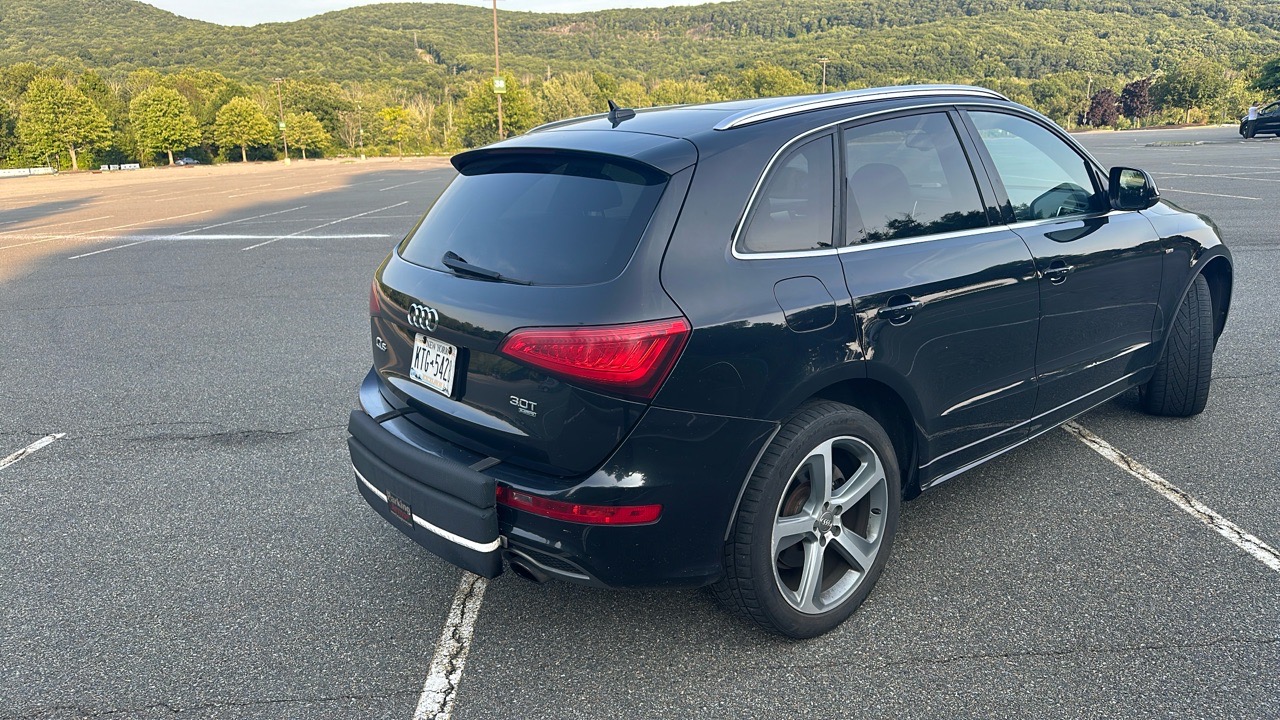 2013 Audi Q5 Premium Plus - Black exterior view 14