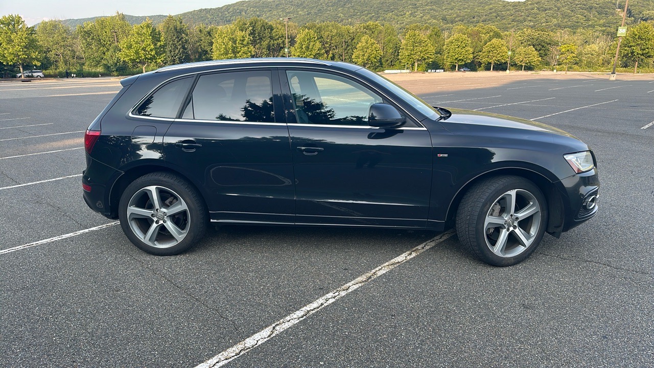 2013 Audi Q5 Premium Plus - Black exterior view 16
