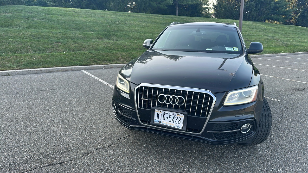 2013 Audi Q5 Premium Plus - Black exterior view 19