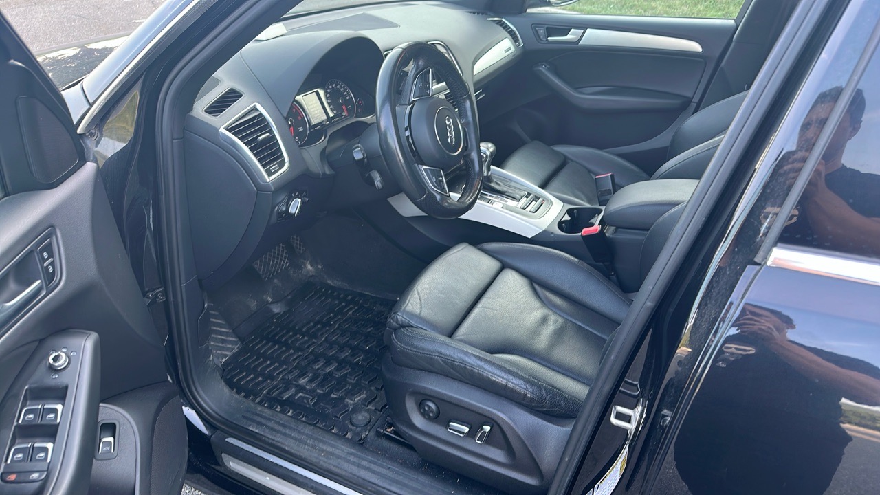 2013 Audi Q5 Premium Plus - Black exterior view 20