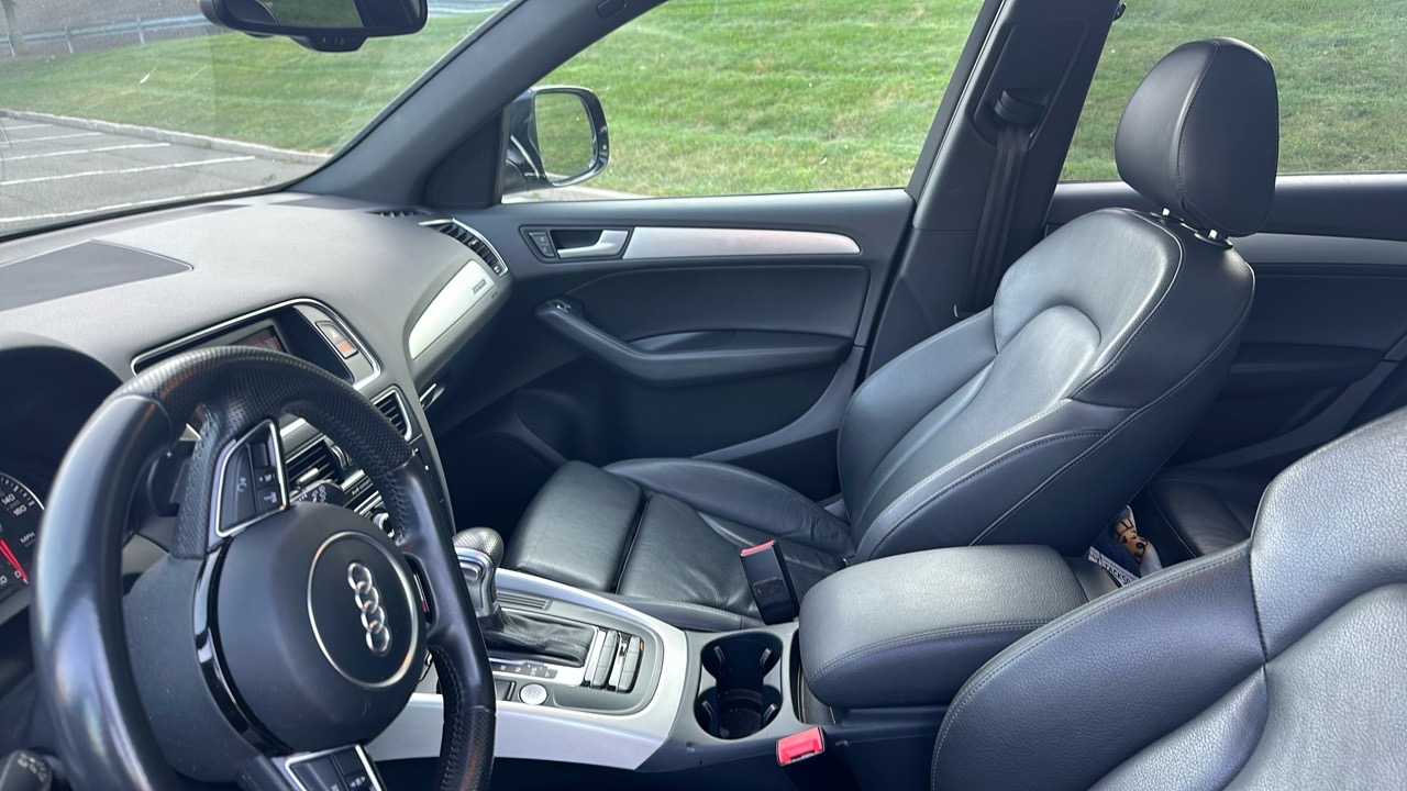 2013 Audi Q5 Premium Plus - Black exterior view 22