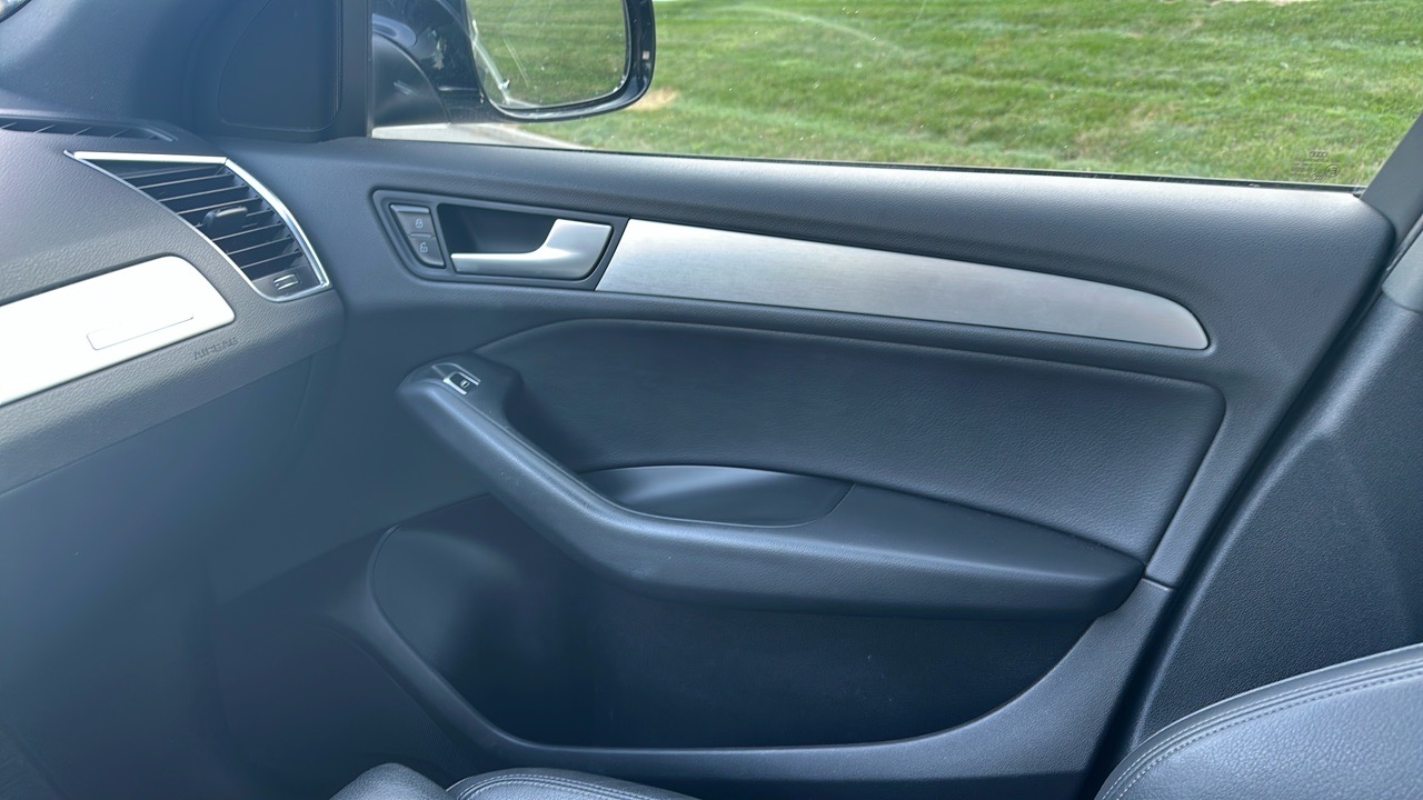 2013 Audi Q5 Premium Plus - Black exterior view 38