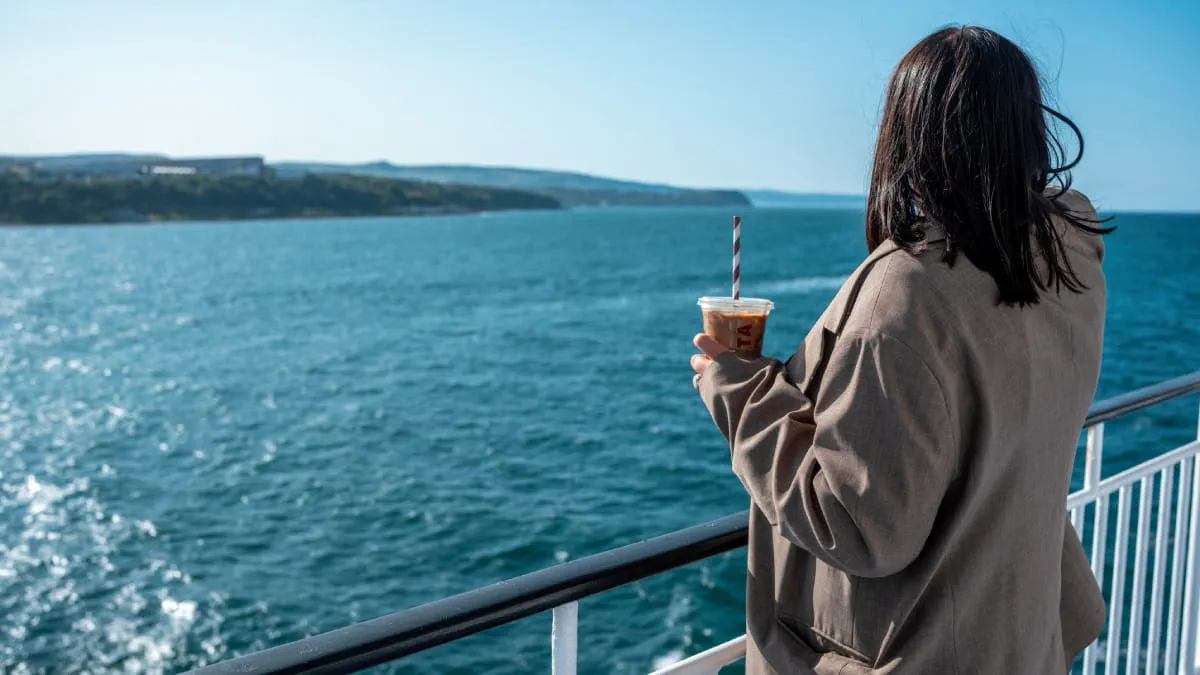 P&O Ferries UK travel guide featuring ferry routes, tickets, car travel, European crossings, onboard facilities, and trave