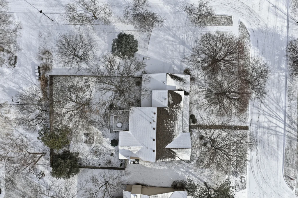 4648 Happy Hollow Ln - 05