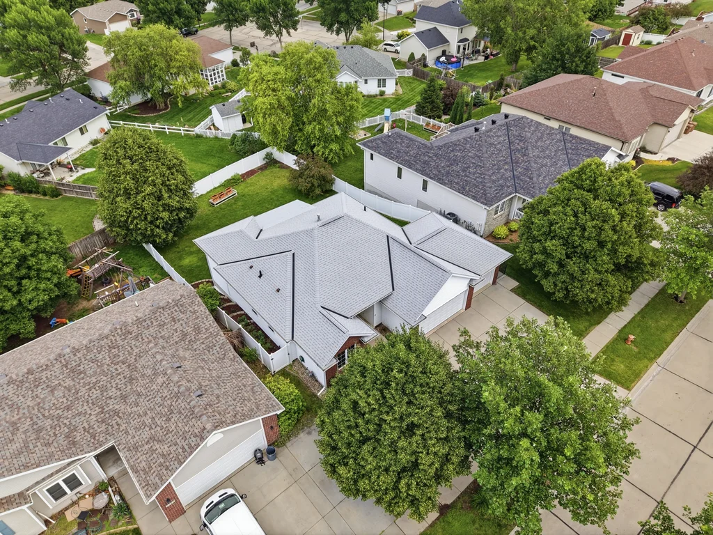 2150 Manitou Dr-03