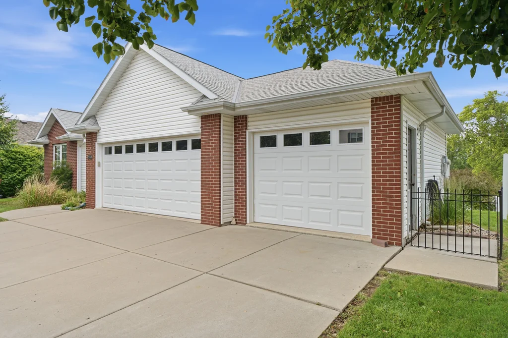 2150 Manitou Dr-06