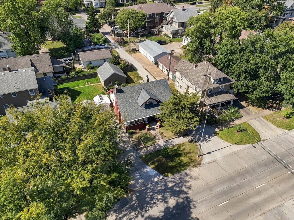 1227 S 16th St-04