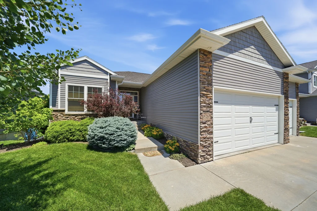 6210 Thompson Creek Blvd-05