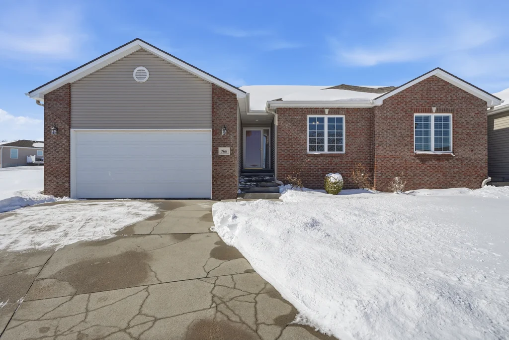 7611 Addison Ct-01