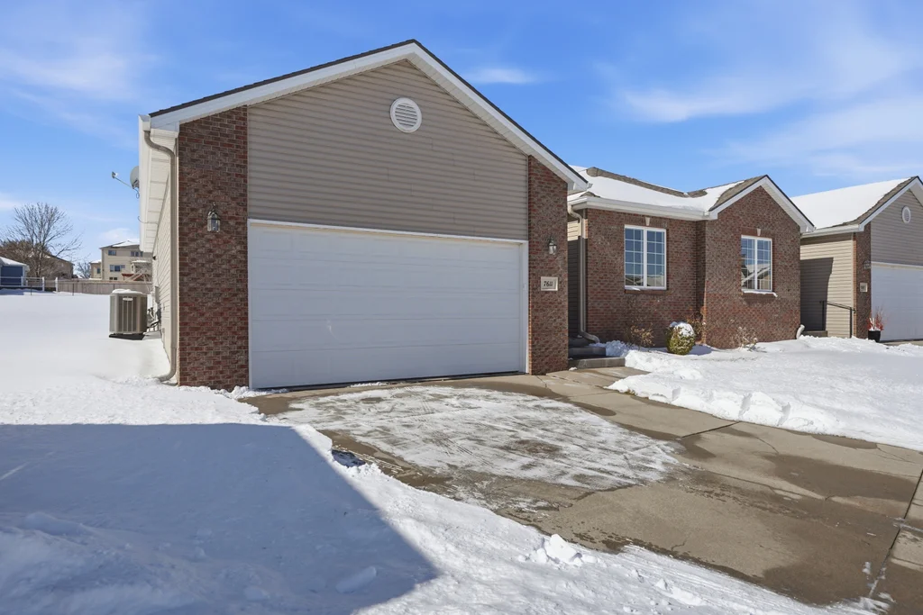7611 Addison Ct-05