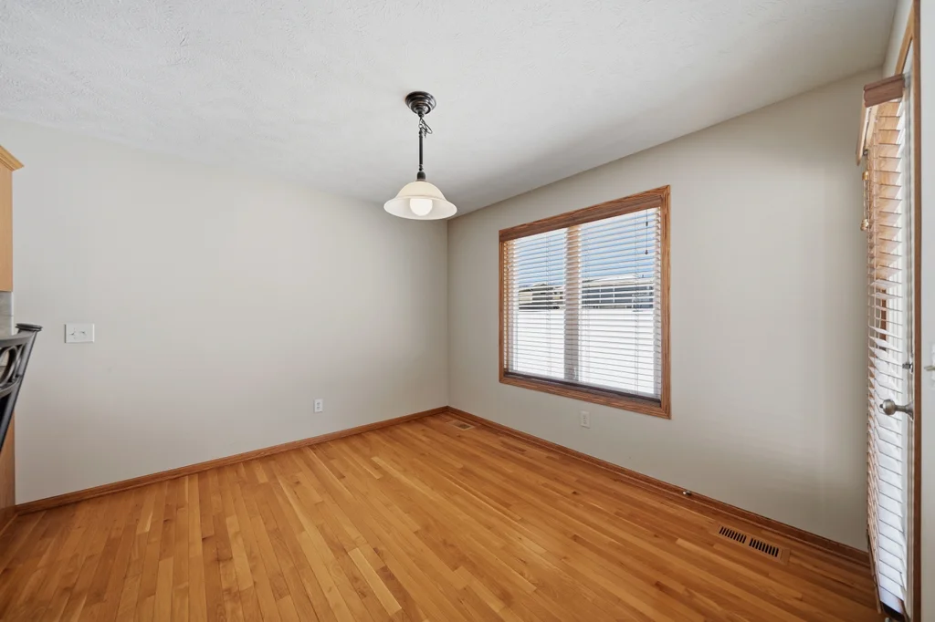 7611 Addison Ct-10