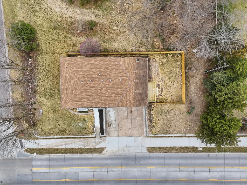 3301 N 14th St-04
