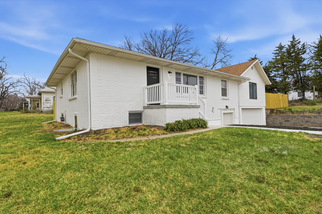 3301 N 14th St-06