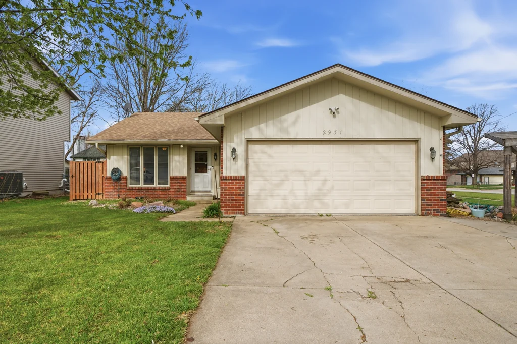 2931 N 74th St-01