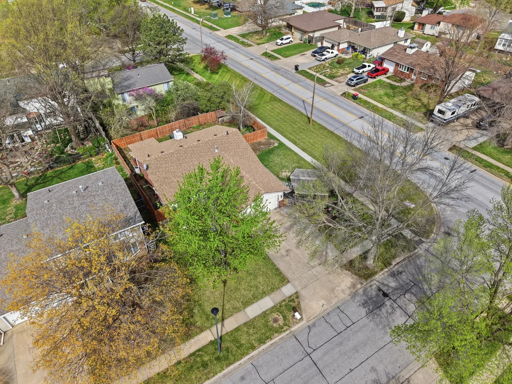 2931 N 74th St-04