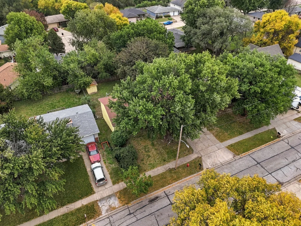 3610 N 3rd St-04