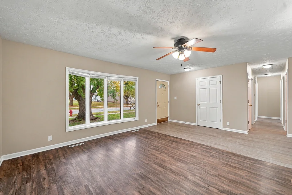 3610 N 3rd St-09
