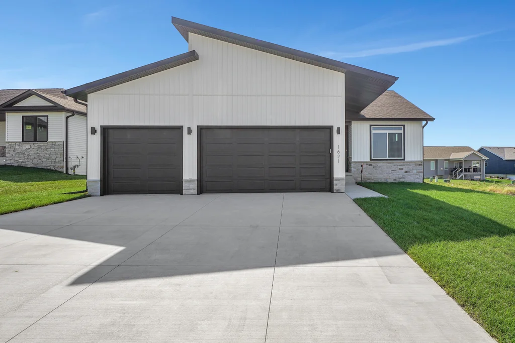 1621 W Trout Drive-01