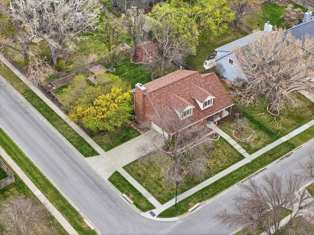 6600 Crooked Creek Dr-03
