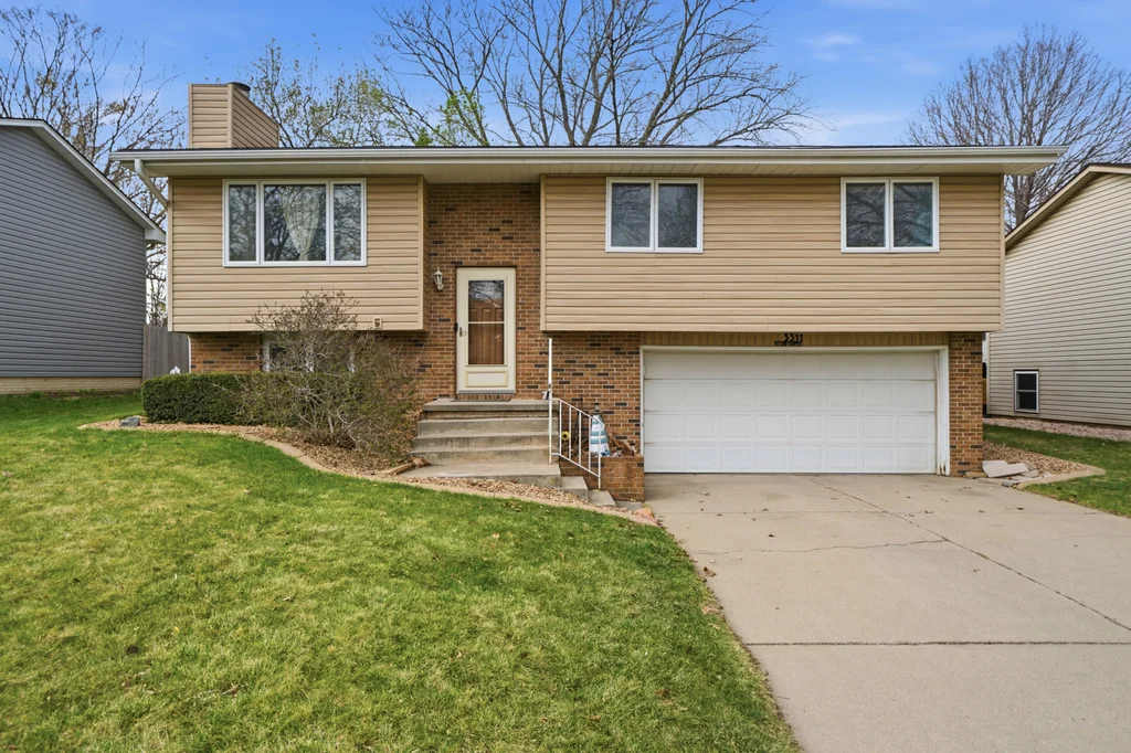 3311 N 72nd St-01