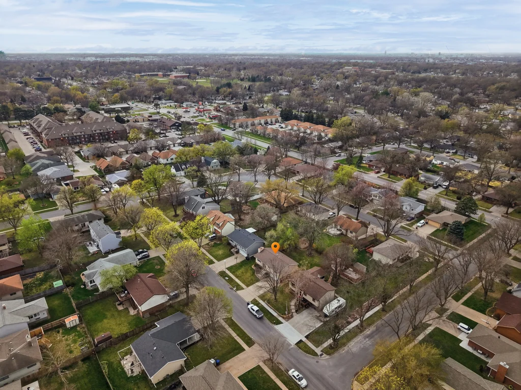 3311 N 72nd St-02